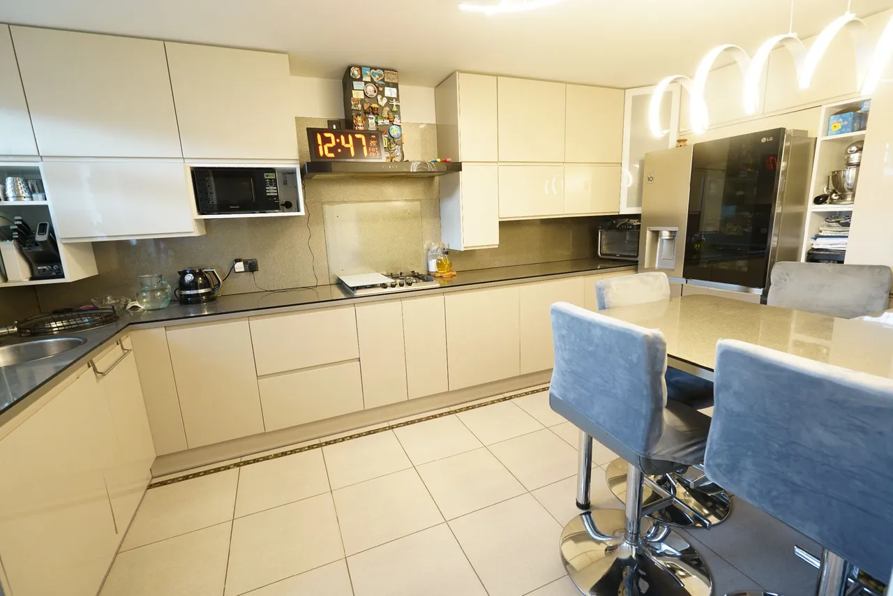 Triumph Close, Grays, RM16, photo 9