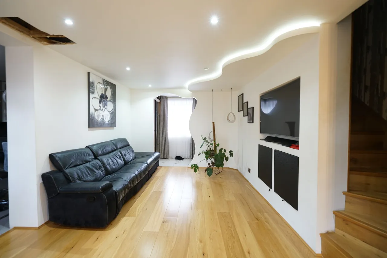 Triumph Close, Grays, RM16, photo 6