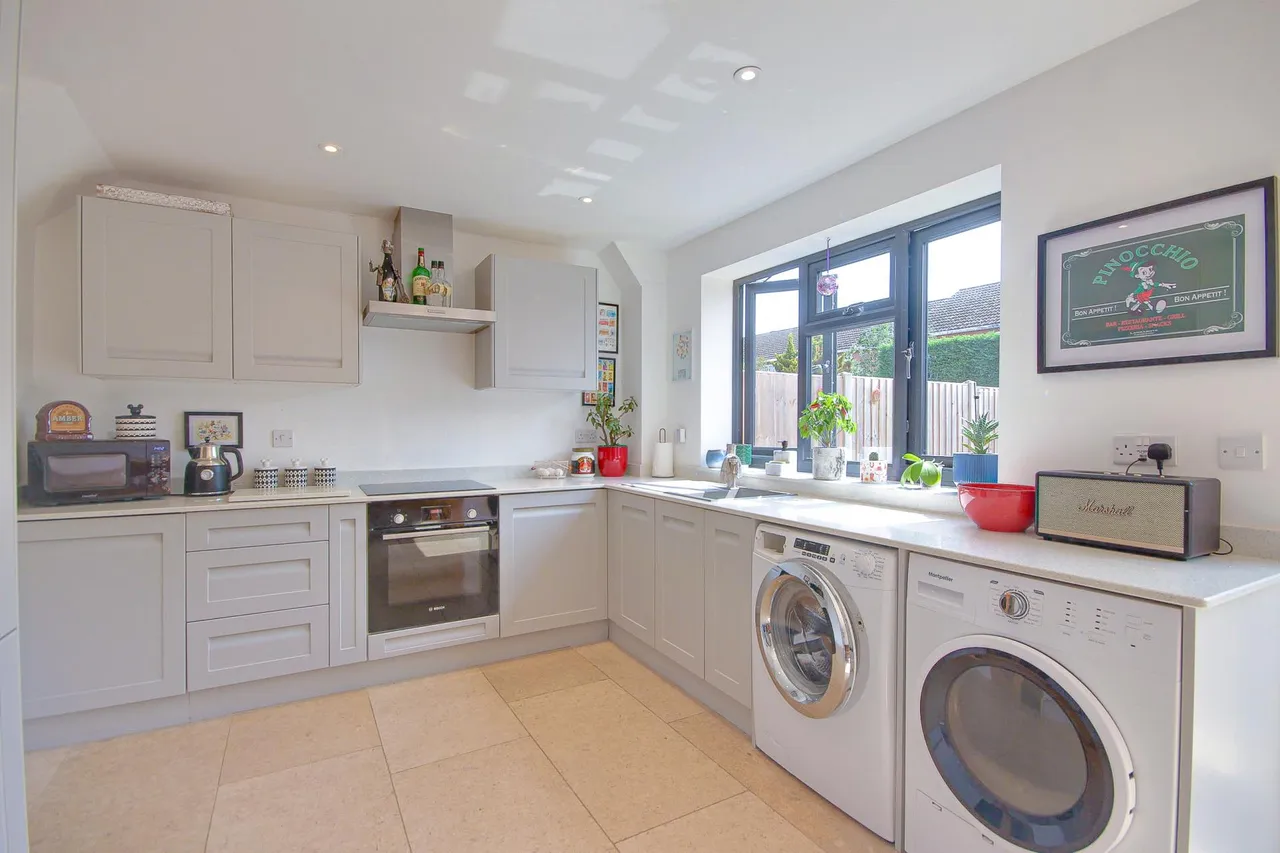 Elmgrove Estate, Hardwicke, Gloucester, GL2, photo 3