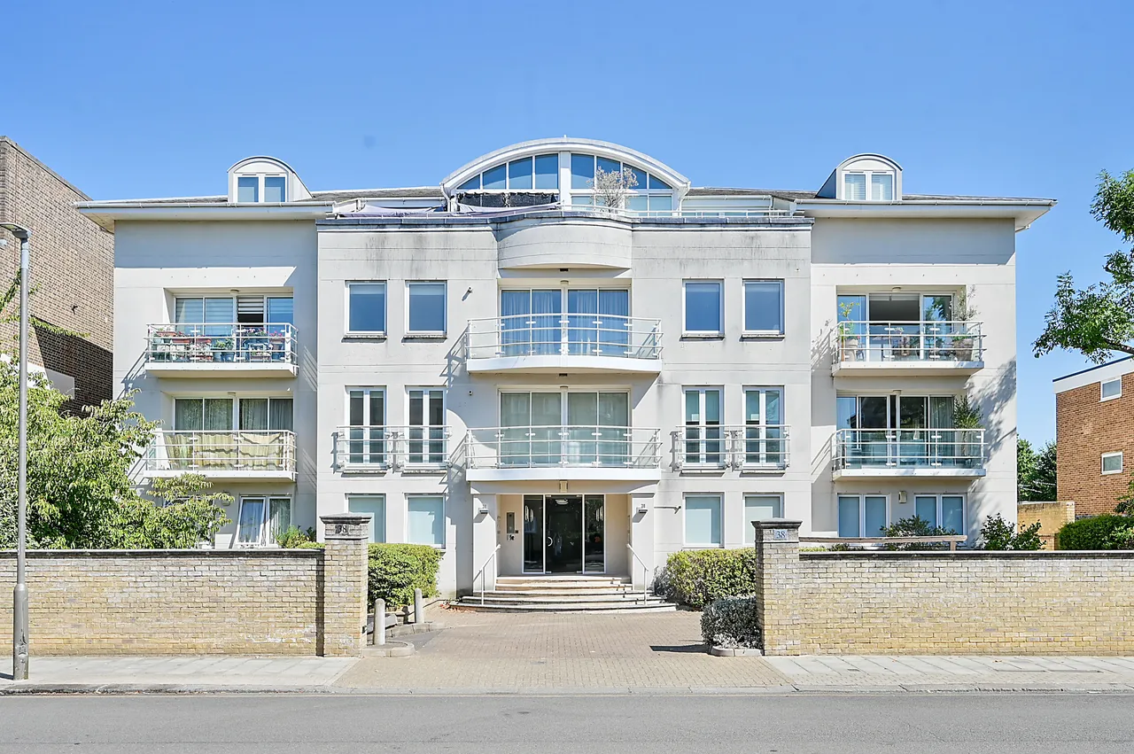 2 bed flat for sale — Flat 6, 38 Carlton Drive, London