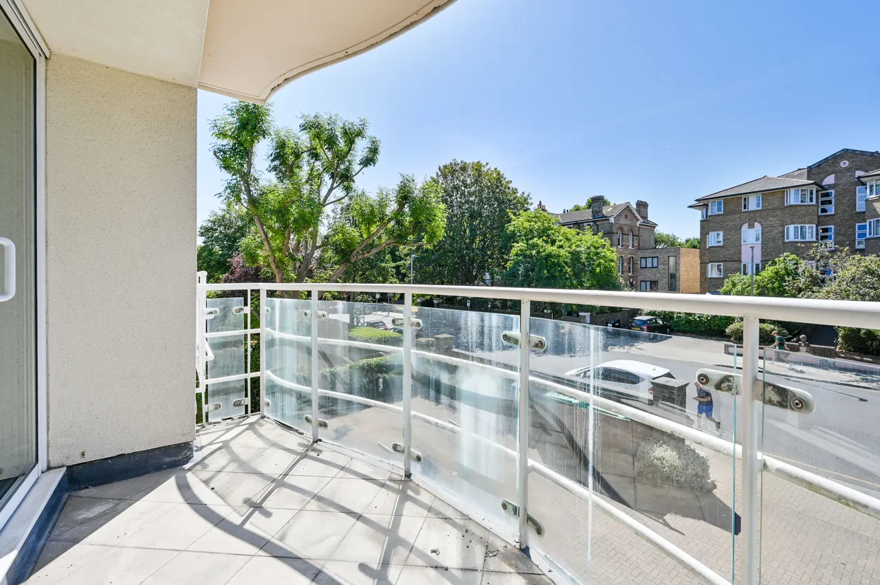 Flat 6, 38 Carlton Drive, London, photo 5