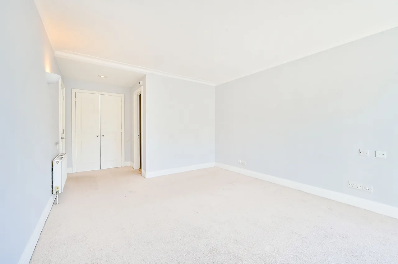 Flat 6, 38 Carlton Drive, London, photo 11