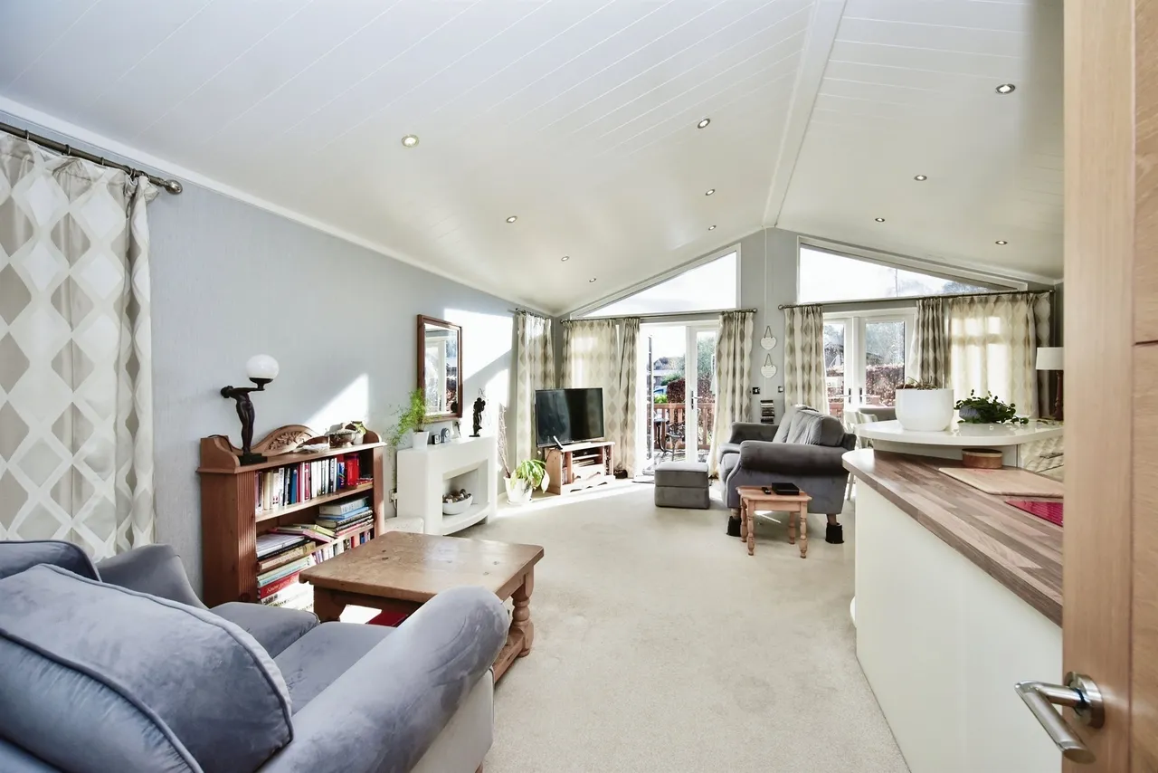 2 bed park home for sale — The Heath, East Malling, West Malling