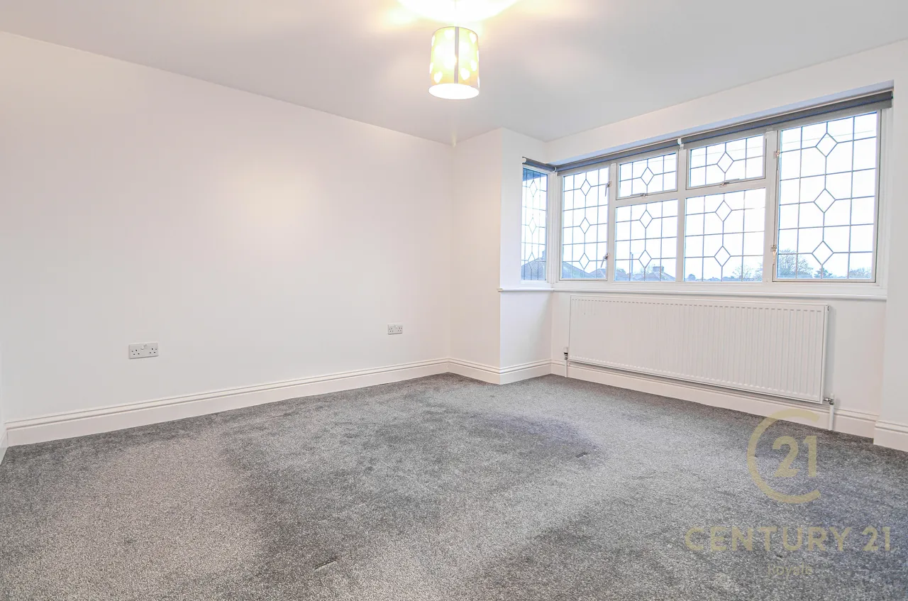 Rhodrons Avenue, Chessington, KT9, photo 10
