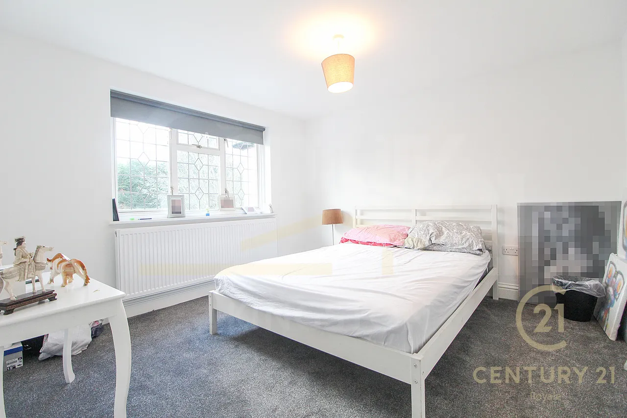 Rhodrons Avenue, Chessington, KT9, photo 9