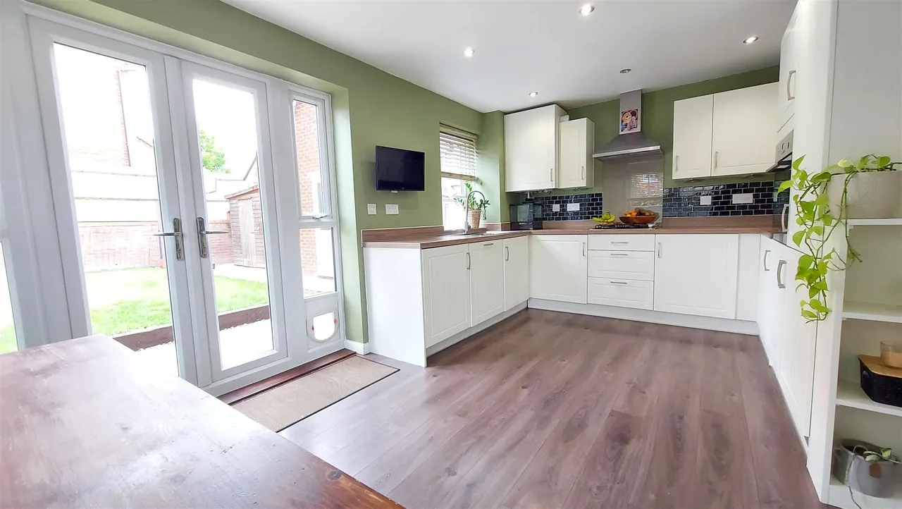 Stratford Place, Bourne, photo 9