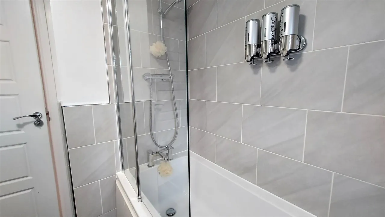 Stratford Place, Bourne, photo 18