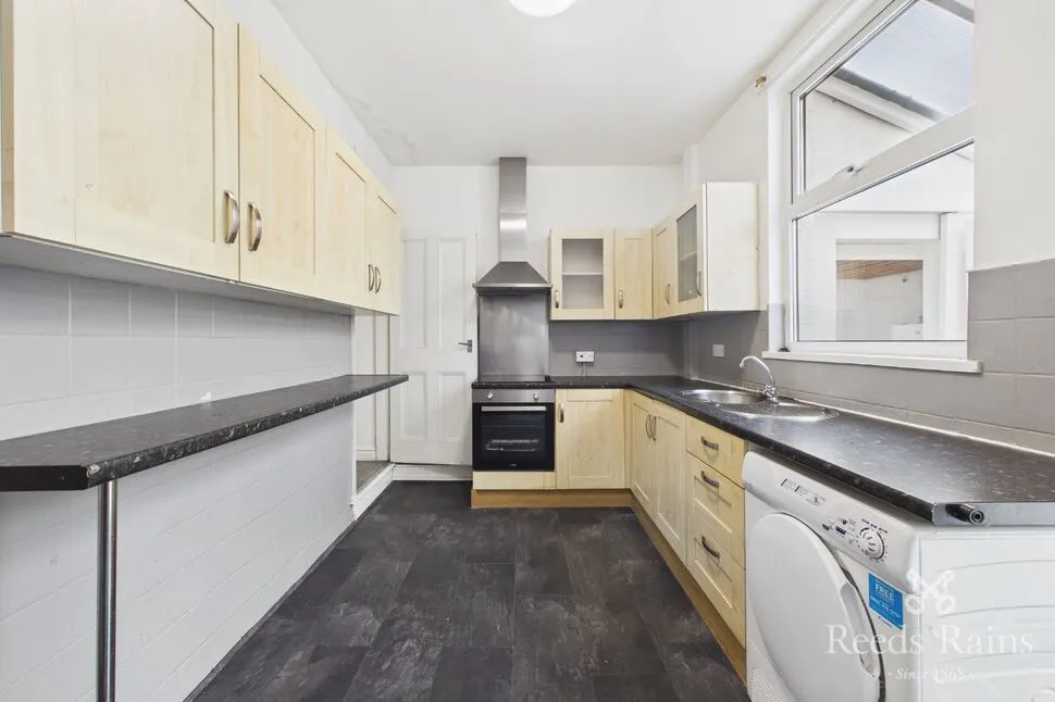 Manor Road, Wakefield, WF2, photo 9
