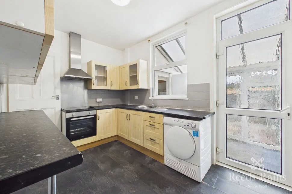 Manor Road, Wakefield, WF2, photo 3