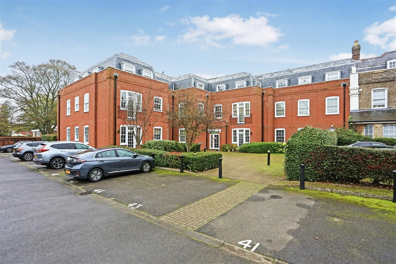 41-58 The Tracery, Banstead, Surrey, SM7 3DD, photo 5