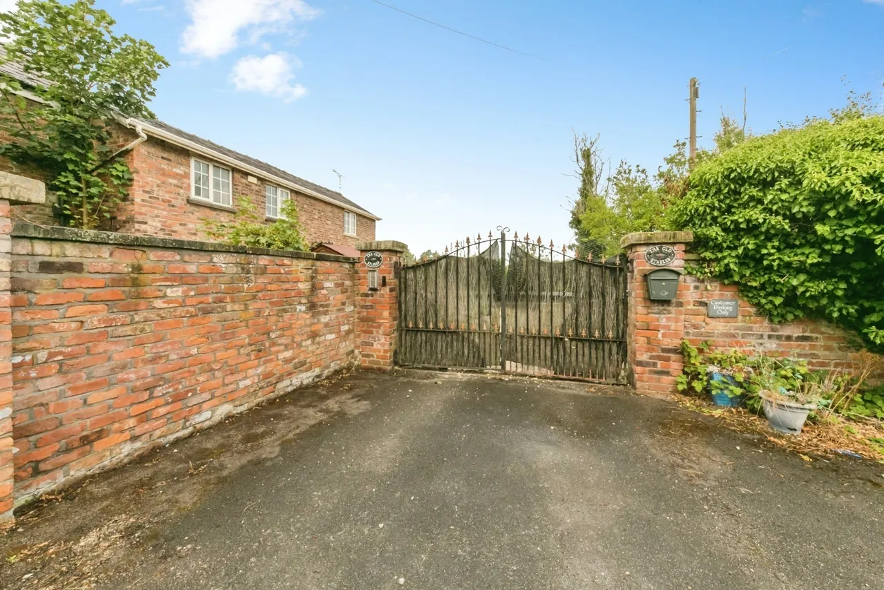 Knutsford Road, Mobberley, Knutsford, Cheshire, WA16, photo 17
