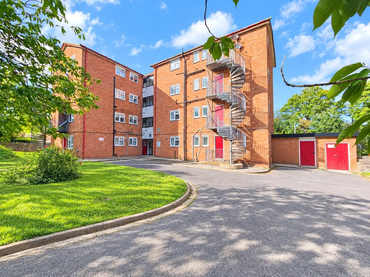 2 bed flat for sale, Torrington Drive, Thingwall, CH61