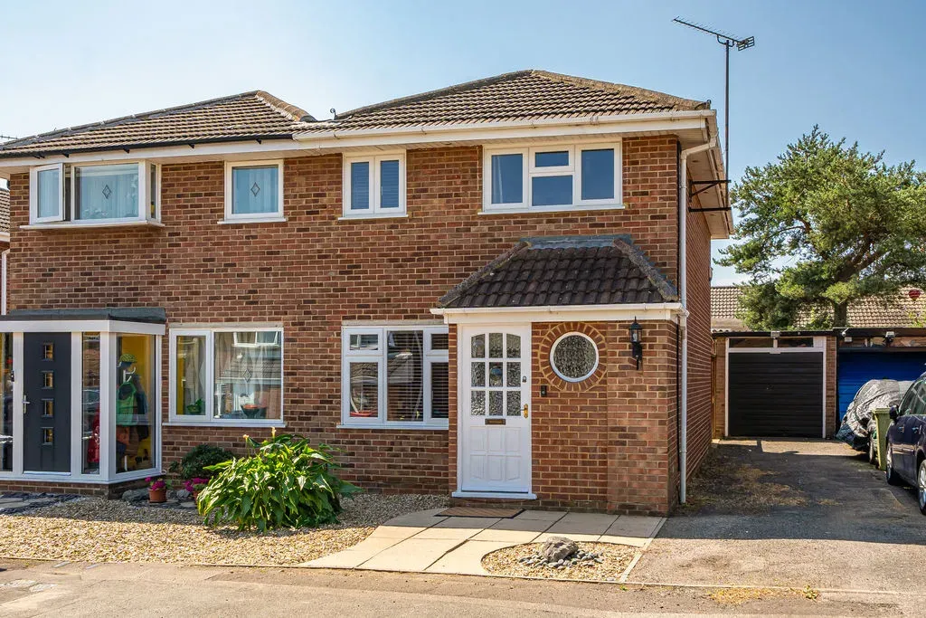 3 bed house for sale — Greenlaw Place, Bletchley, Milton Keynes, Buckinghamshire, MK3 6QB