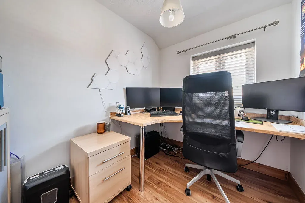 Greenlaw Place, Bletchley, Milton Keynes, Buckinghamshire, MK3 6QB, photo 9