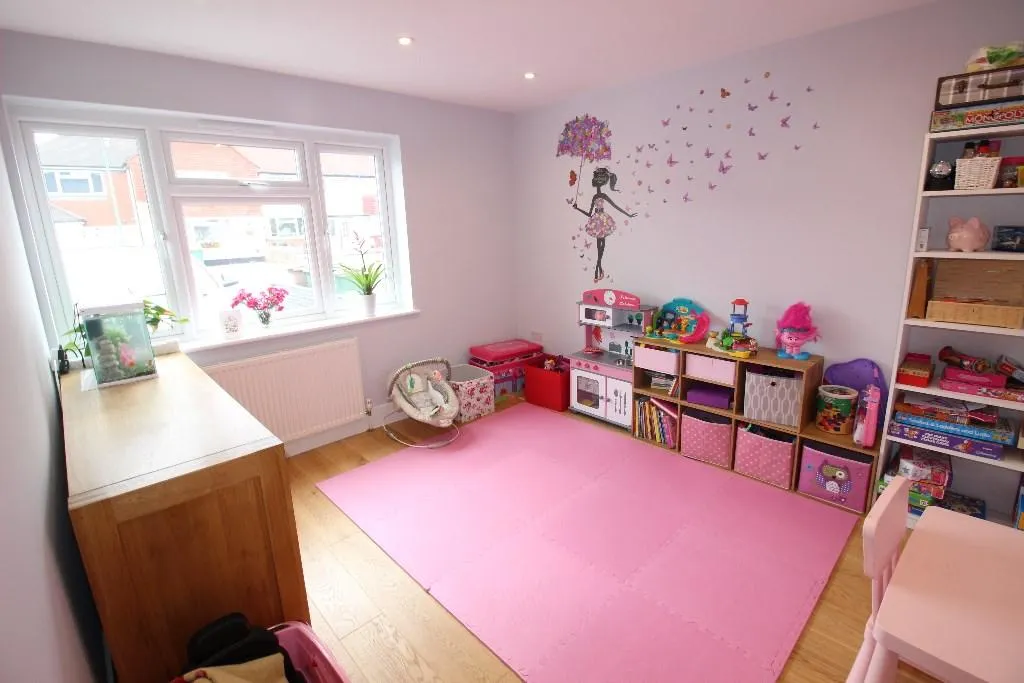 Brinkley Road, WORCESTER PARK, Surrey, Worcester Park, KT48JE, photo 3