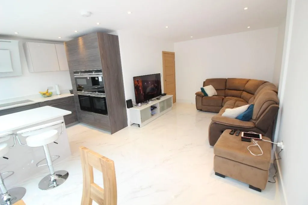 Brinkley Road, WORCESTER PARK, Surrey, Worcester Park, KT48JE, photo 4