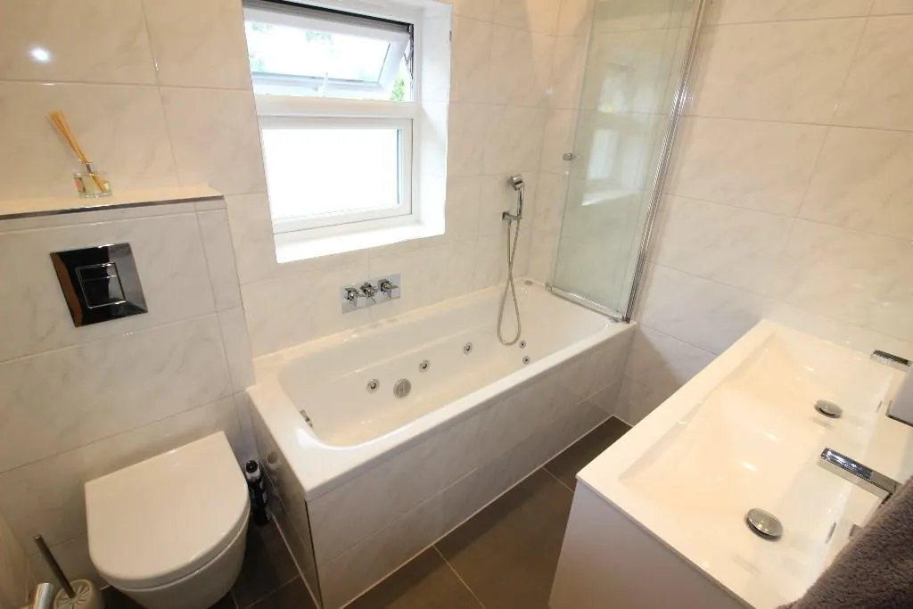 Brinkley Road, WORCESTER PARK, Surrey, Worcester Park, KT48JE, photo 9