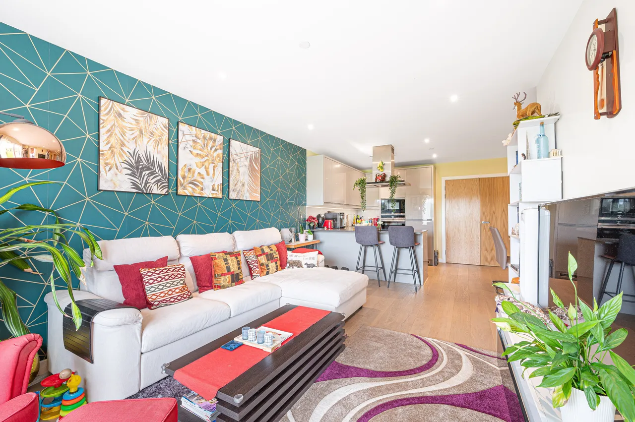Flat 3, Quarrion House, 14 Thonrey Close, London, photo 3
