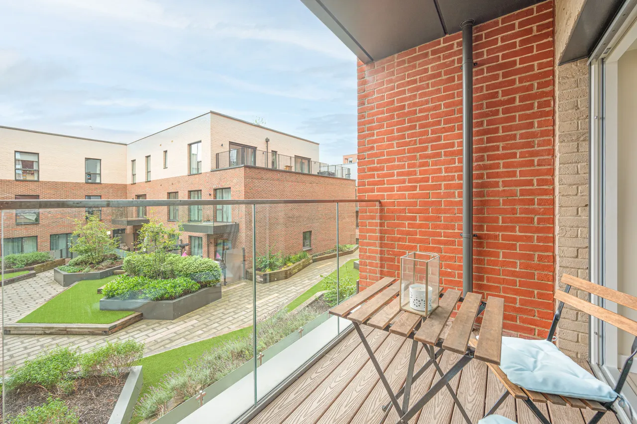 Flat 3, Quarrion House, 14 Thonrey Close, London, photo 11