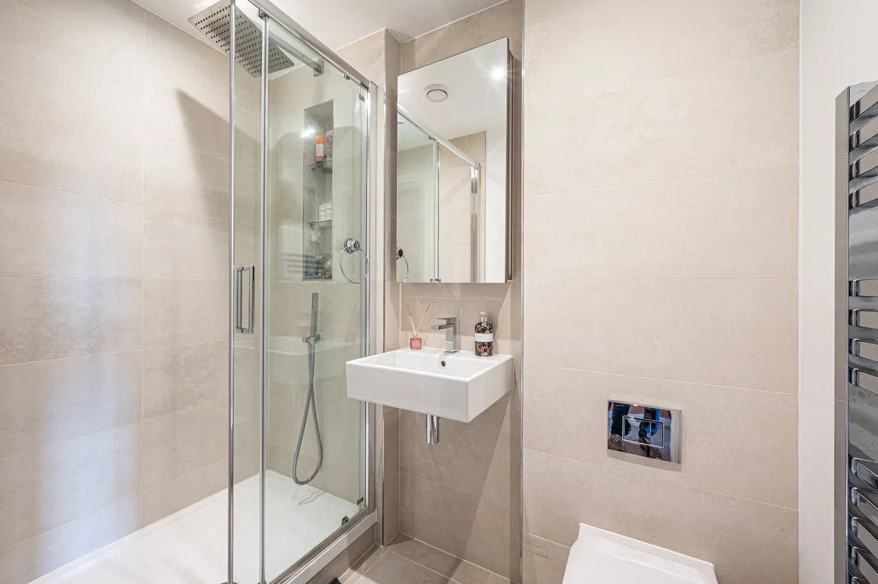 Flat 3, Quarrion House, 14 Thonrey Close, London, photo 7