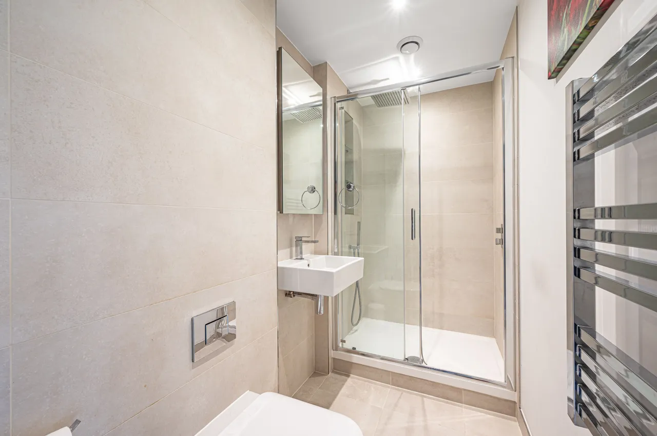 Flat 3, Quarrion House, 14 Thonrey Close, London, photo 10