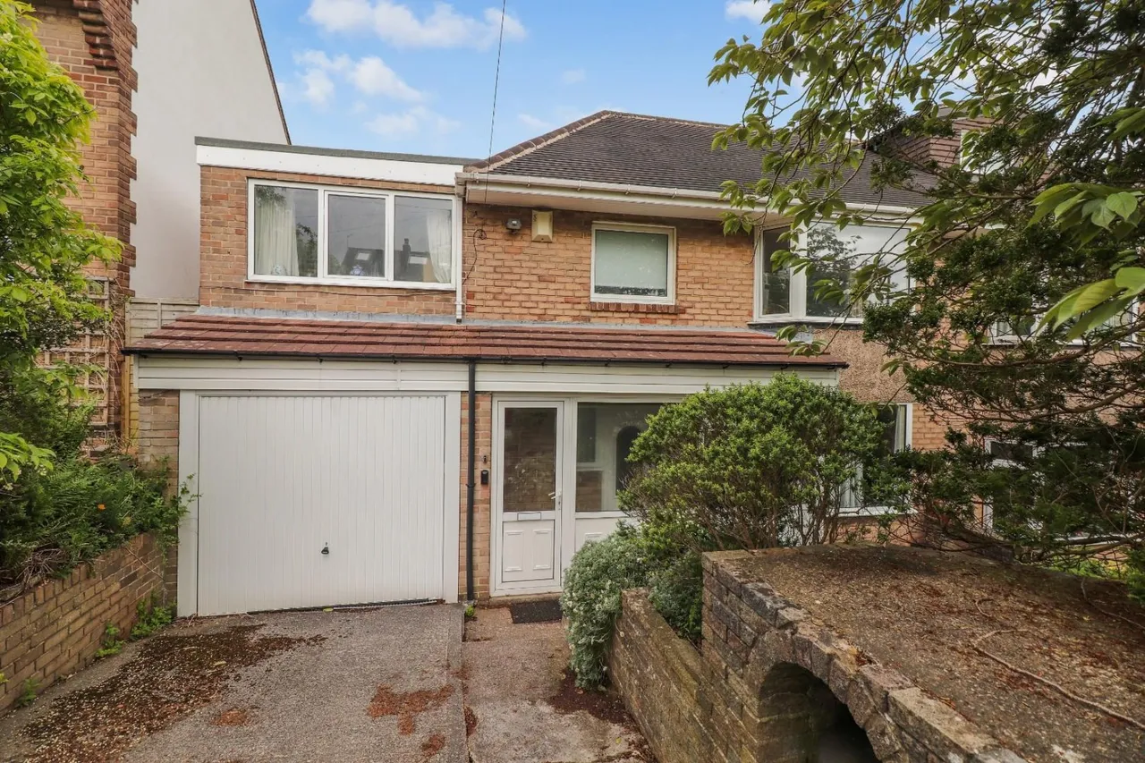 4 bed house for sale — Crimicar Drive, Fulwood, Sheffield