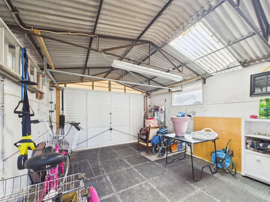 Berry Close, Telscombe Cliffs, BN10, photo 13