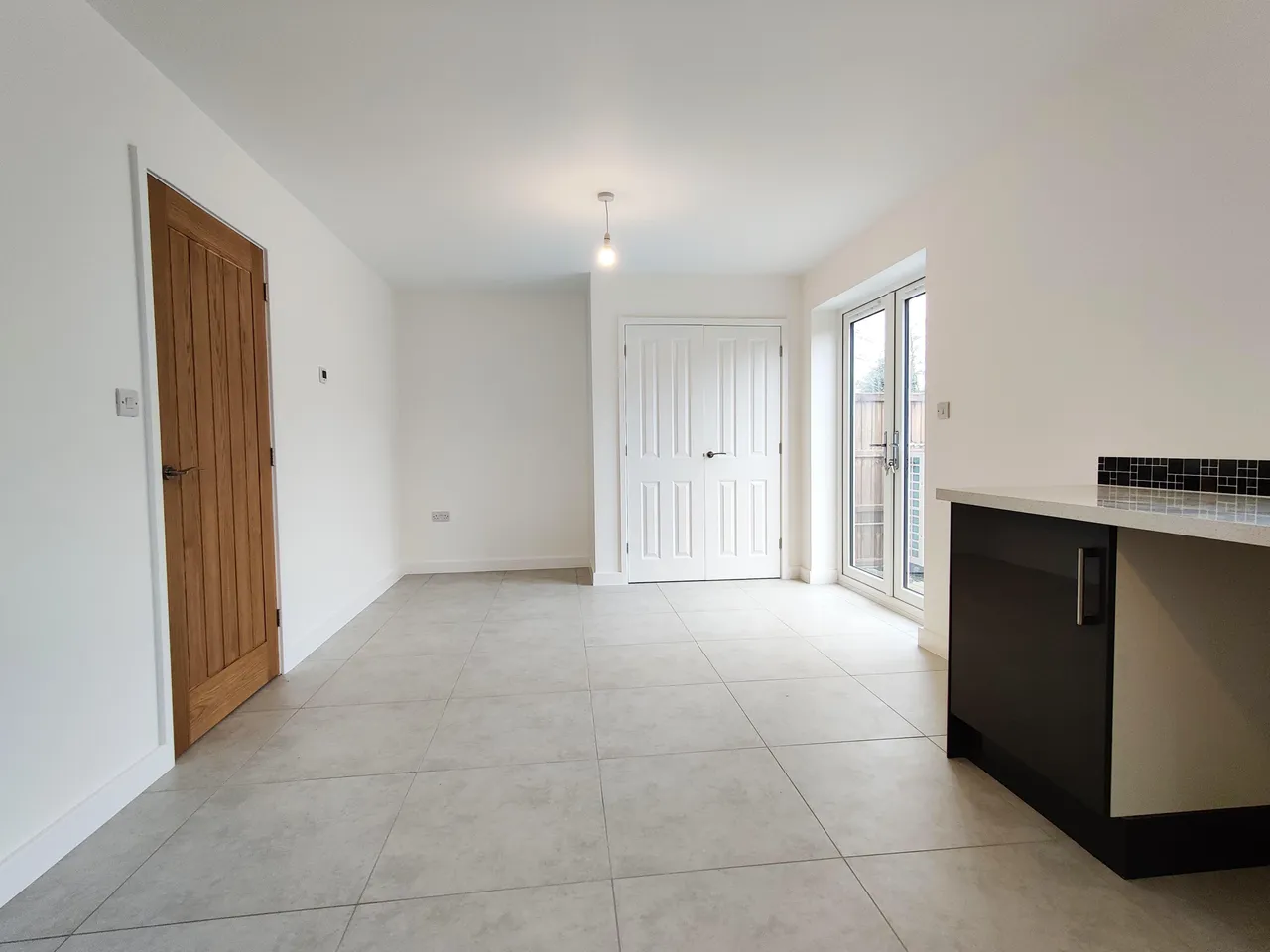 Sutton Crescent, Freethorpe, NORWICH, photo 3