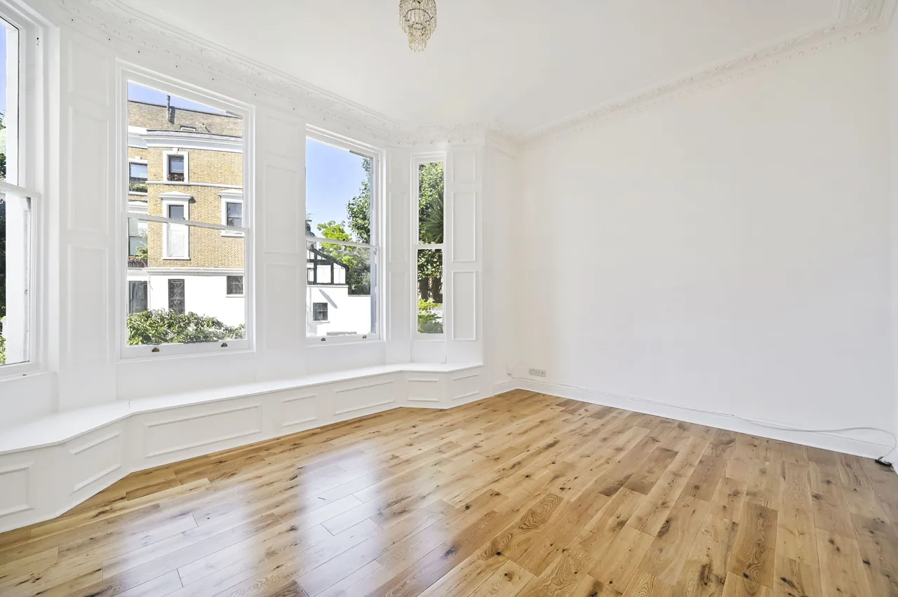 2 bed flat for sale — Flat 2, 3 Cromwell Crescent, London