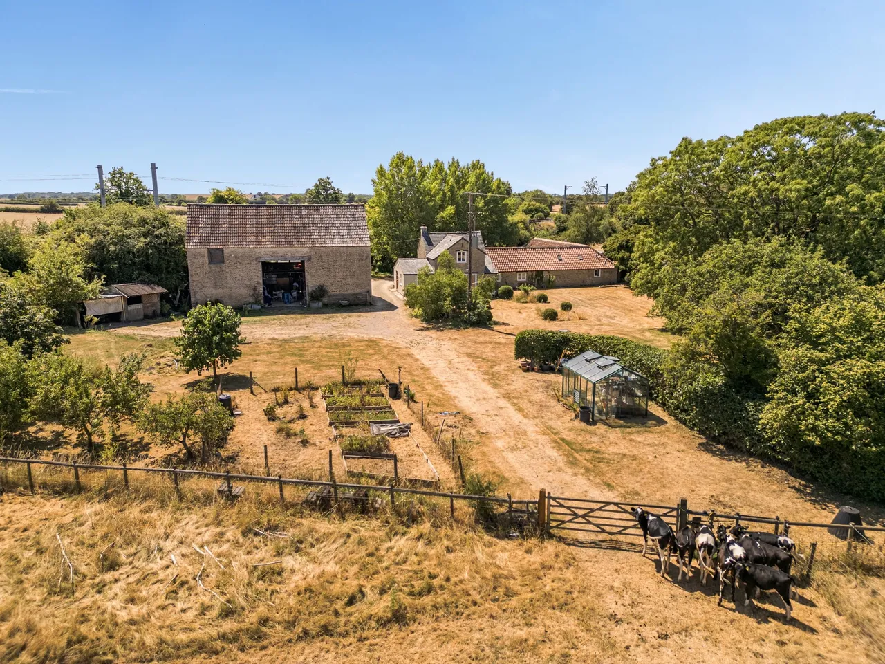 Corston, Malmesbury, SN16, photo 2
