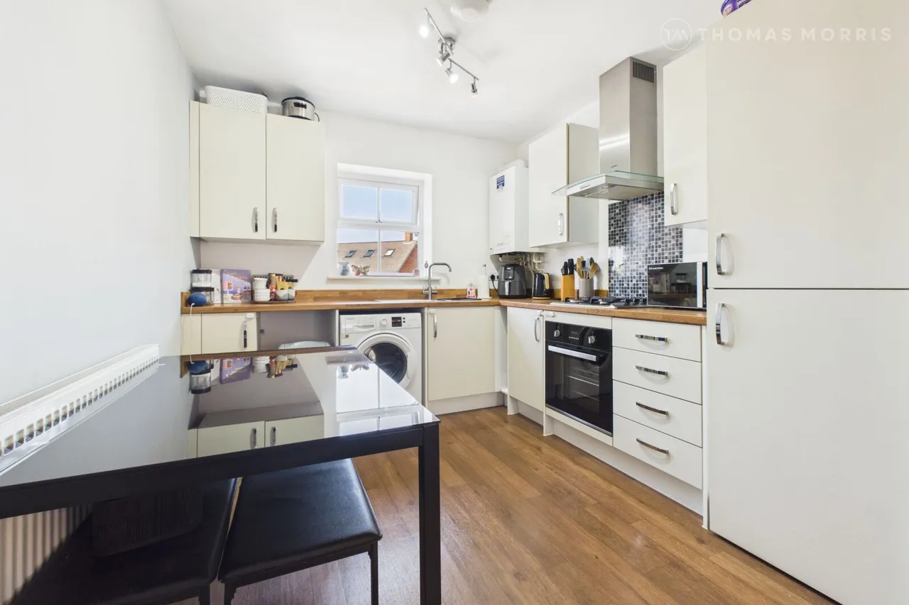 2 bed flat for sale, Fisher Mead, Biggleswade, SG18