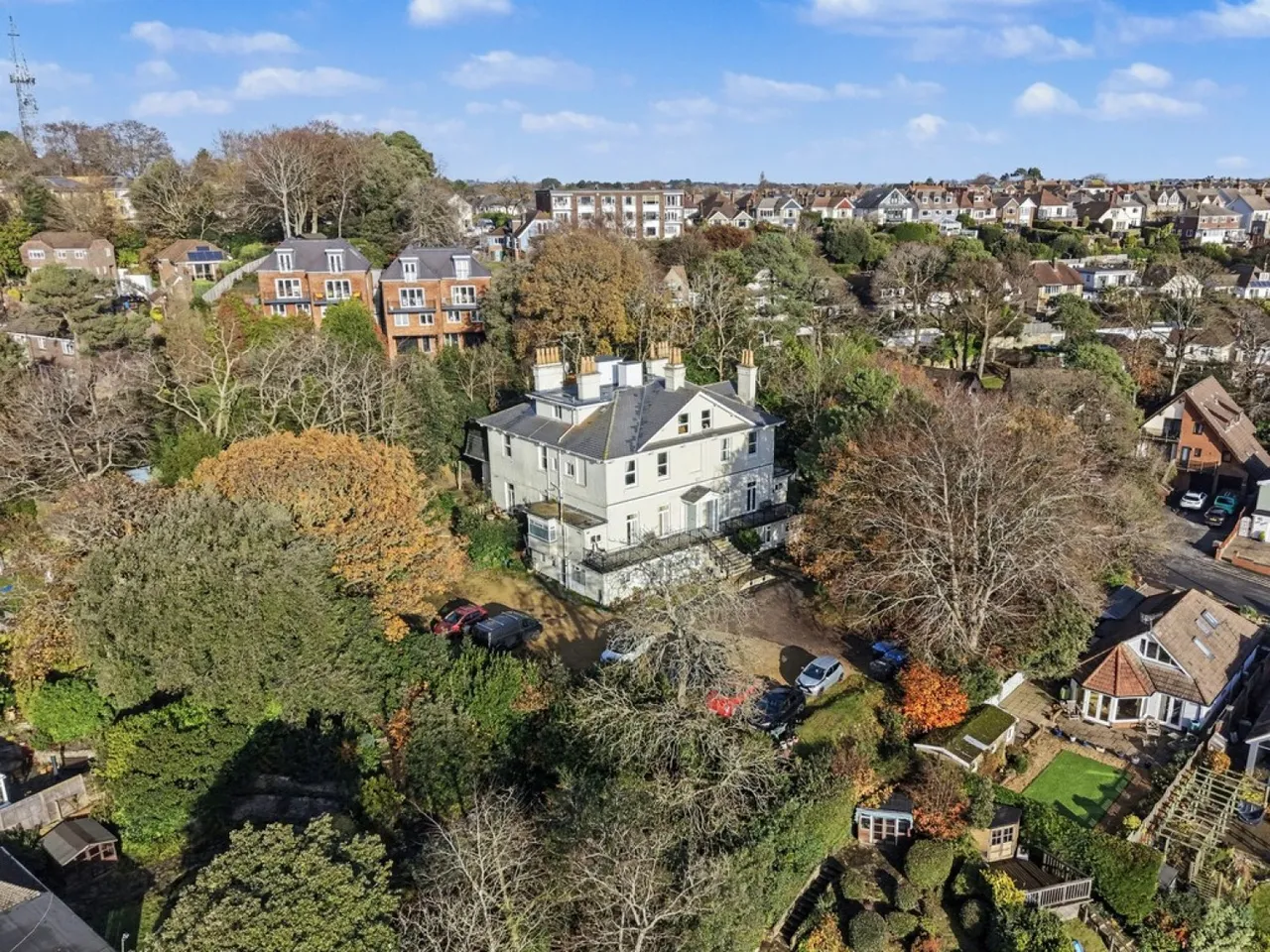Courtenay Road, Poole, photo 12