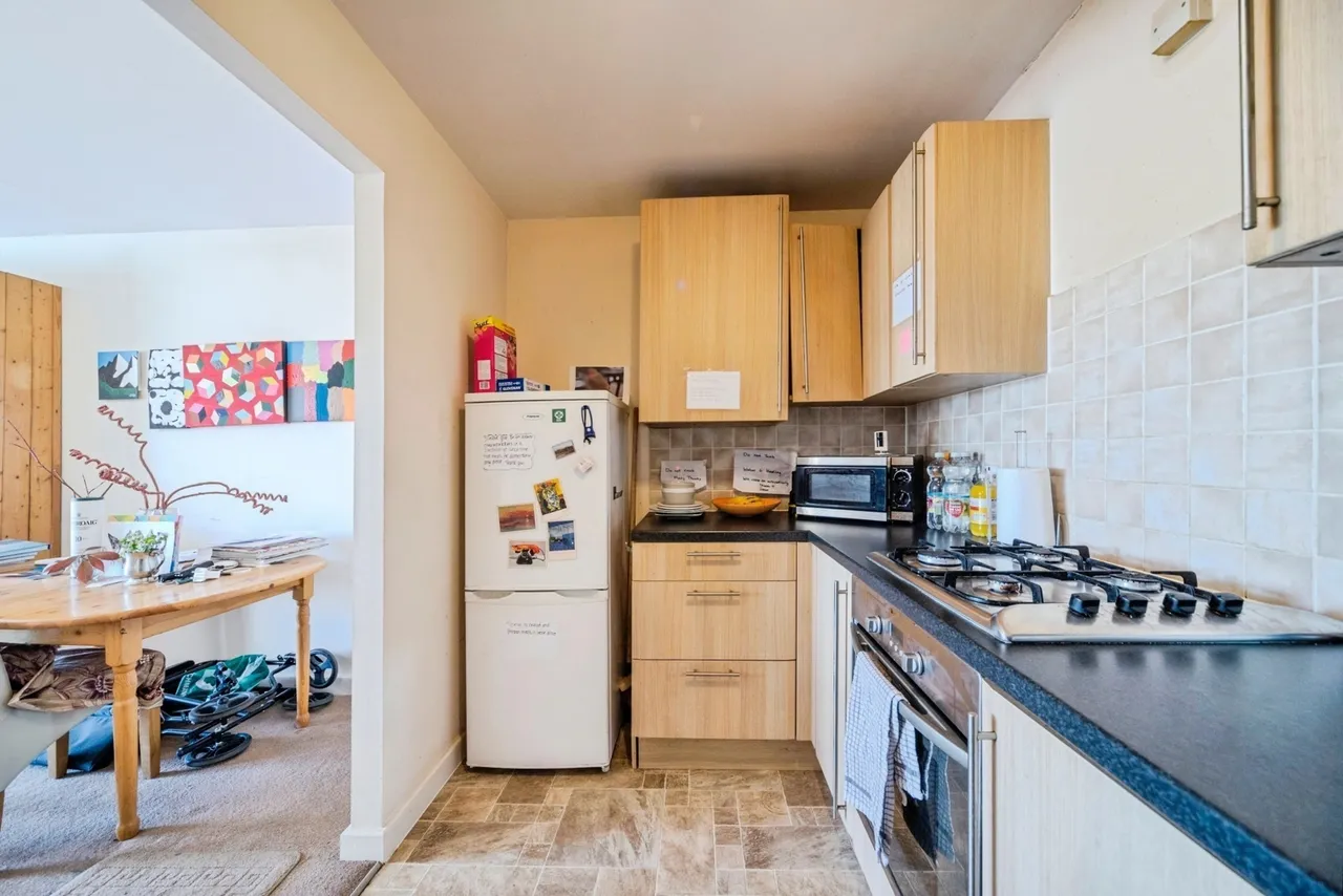 Millward Drive, Bletchley, Milton Keynes, Buckinghamshire, MK2, photo 13