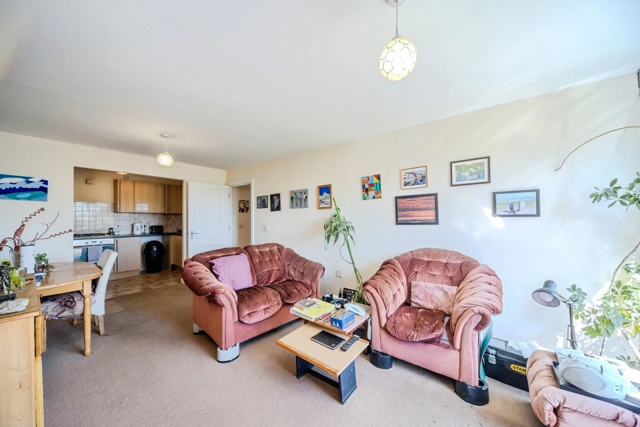 Millward Drive, Bletchley, Milton Keynes, Buckinghamshire, MK2, photo 9