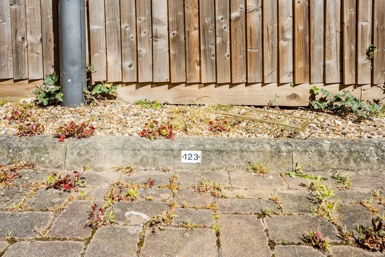 Millward Drive, Bletchley, Milton Keynes, Buckinghamshire, MK2, photo 17