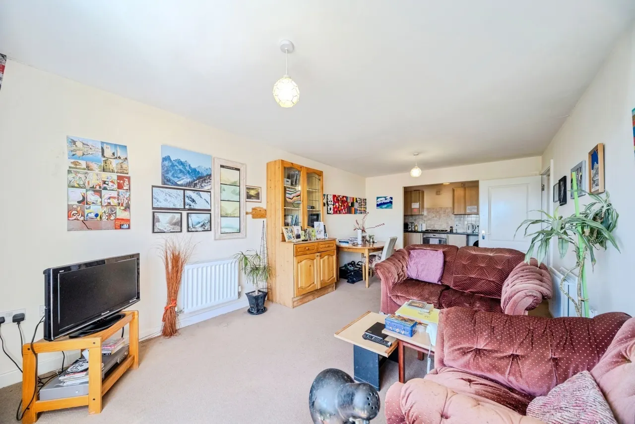 Millward Drive, Bletchley, Milton Keynes, Buckinghamshire, MK2, photo 12