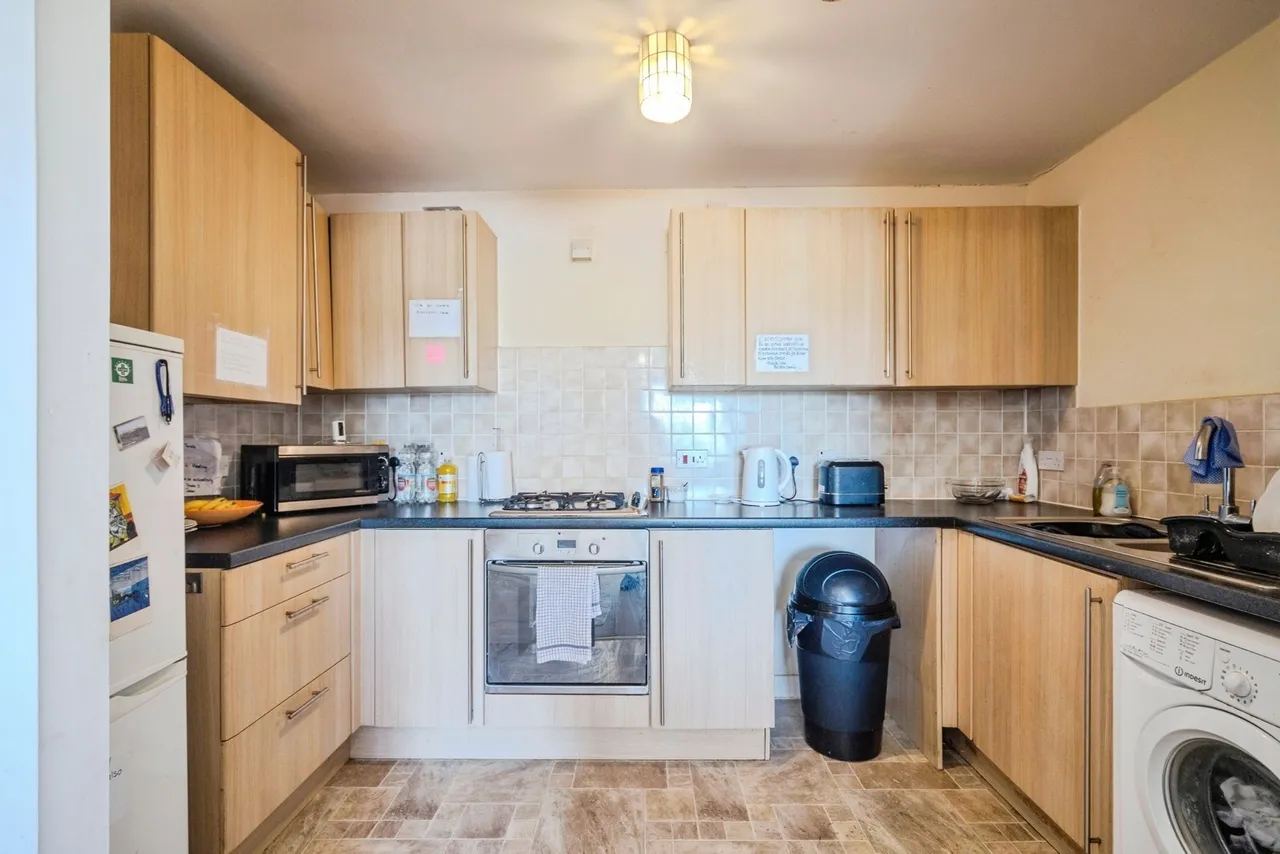 Millward Drive, Bletchley, Milton Keynes, Buckinghamshire, MK2, photo 15