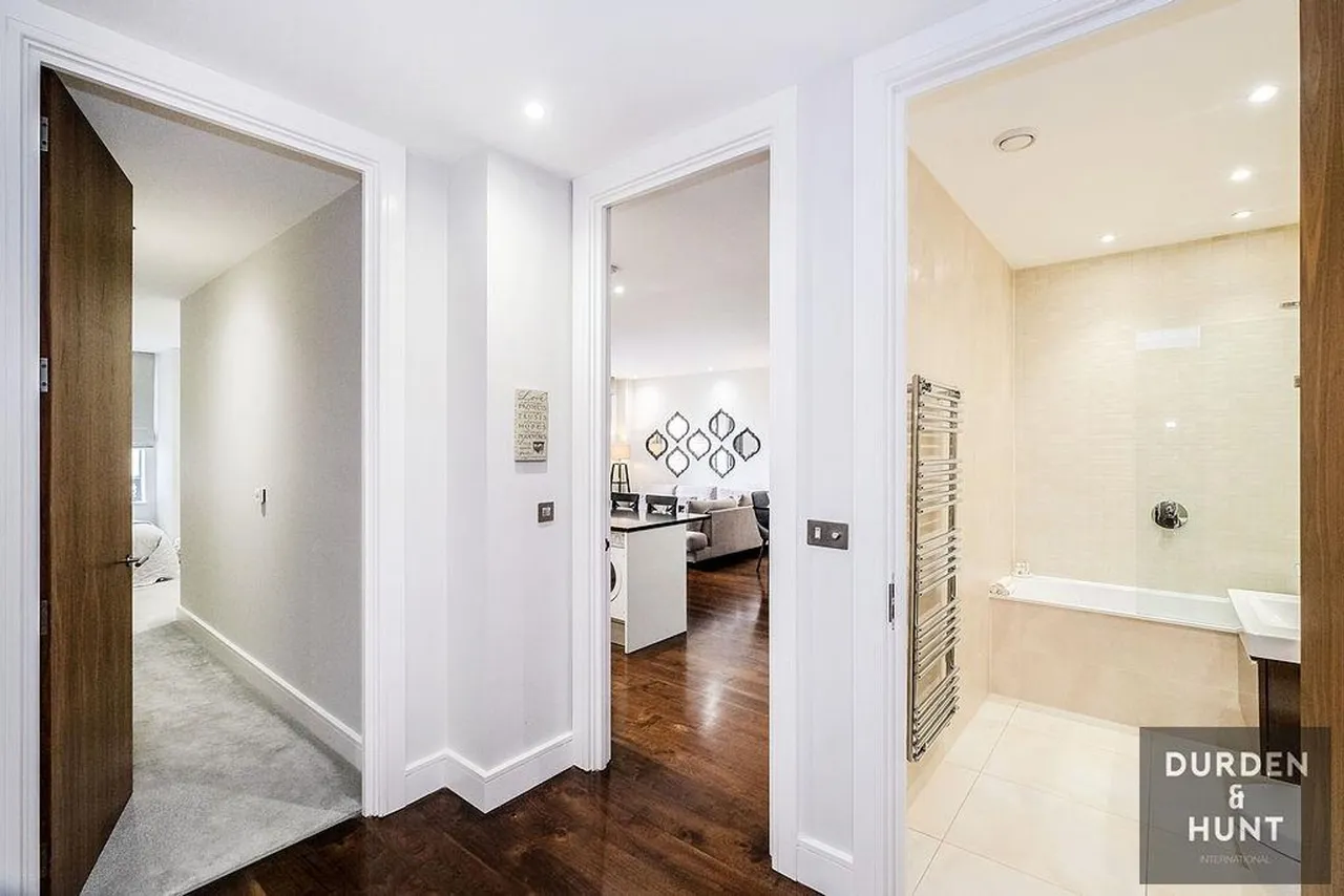 Whitehall Road, Woodford Green, IG8, photo 18