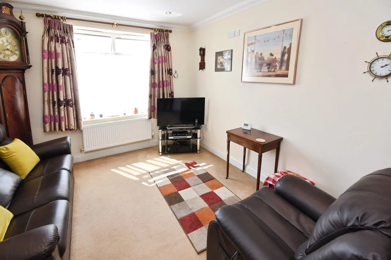 College Road, Braintree, CM7, photo 4