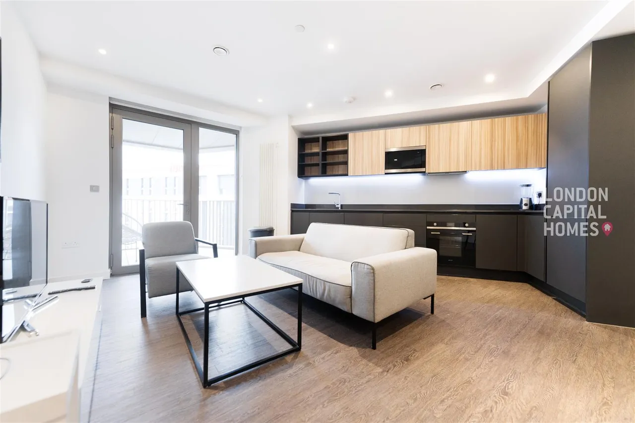 2 bed house to rent, Western Gateway, London