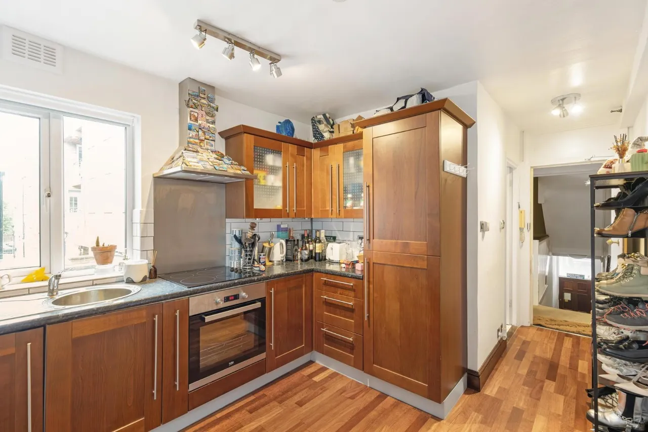 Wandsworth Road, London, SW8, photo 2