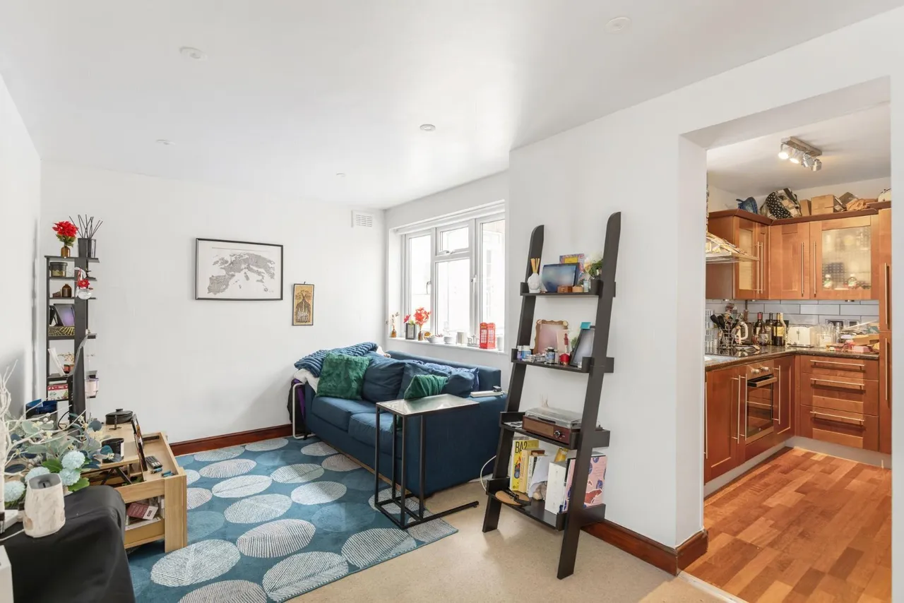 1 bed flat for sale, Wandsworth Road, London, SW8