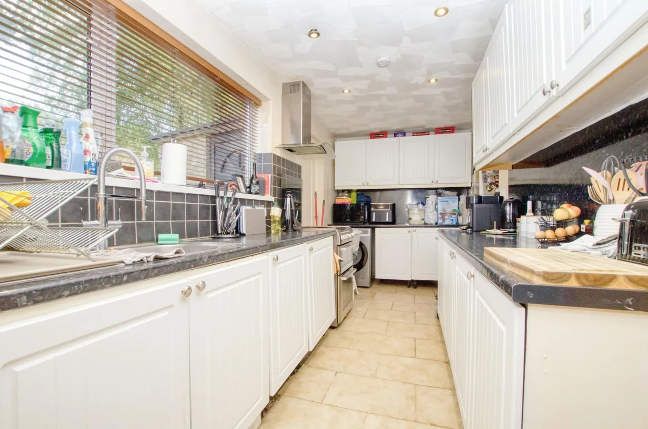 Blendworth Lane, Southampton, Hampshire, SO18 5HF, photo 8