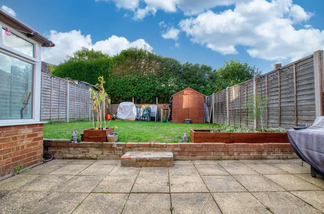 Blendworth Lane, Southampton, Hampshire, SO18 5HF, photo 2