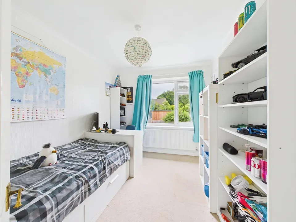 Lambs Farm Road, Horsham, photo 19