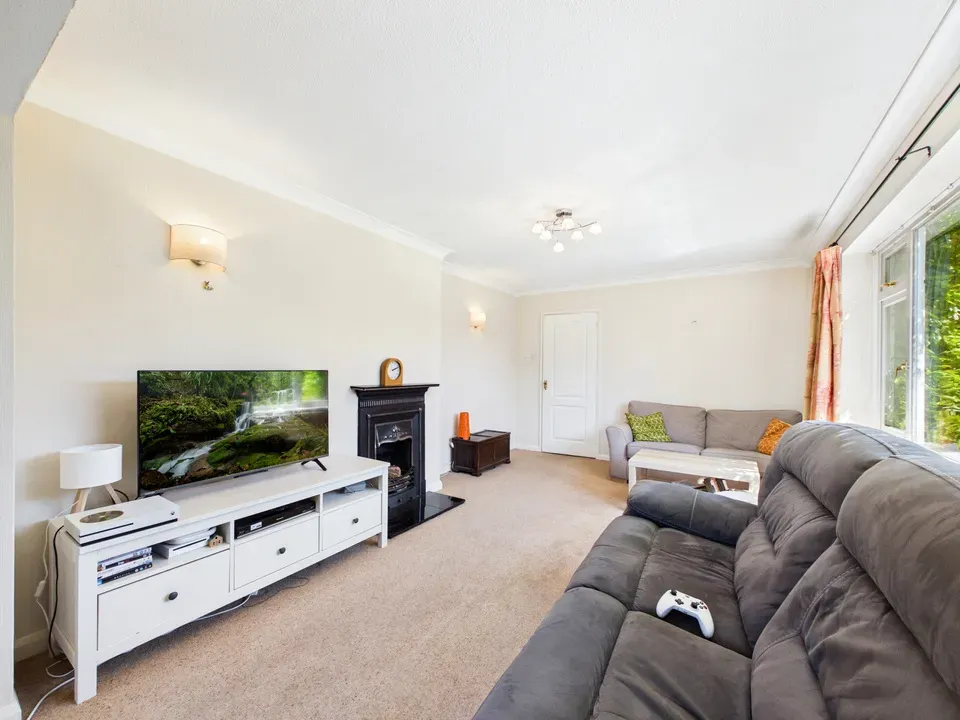 Lambs Farm Road, Horsham, photo 11