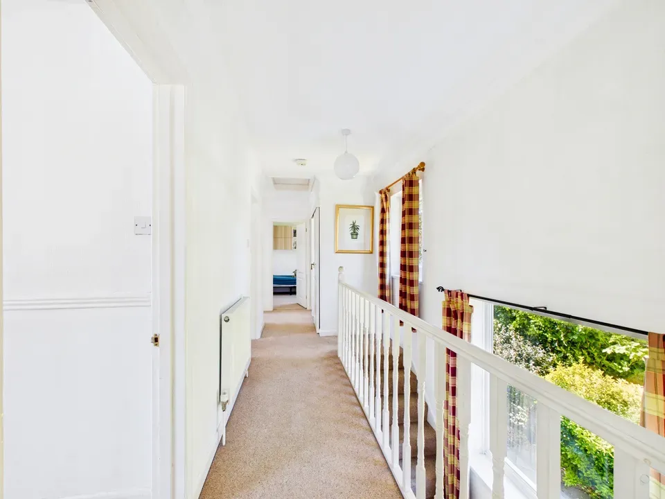 Lambs Farm Road, Horsham, photo 18