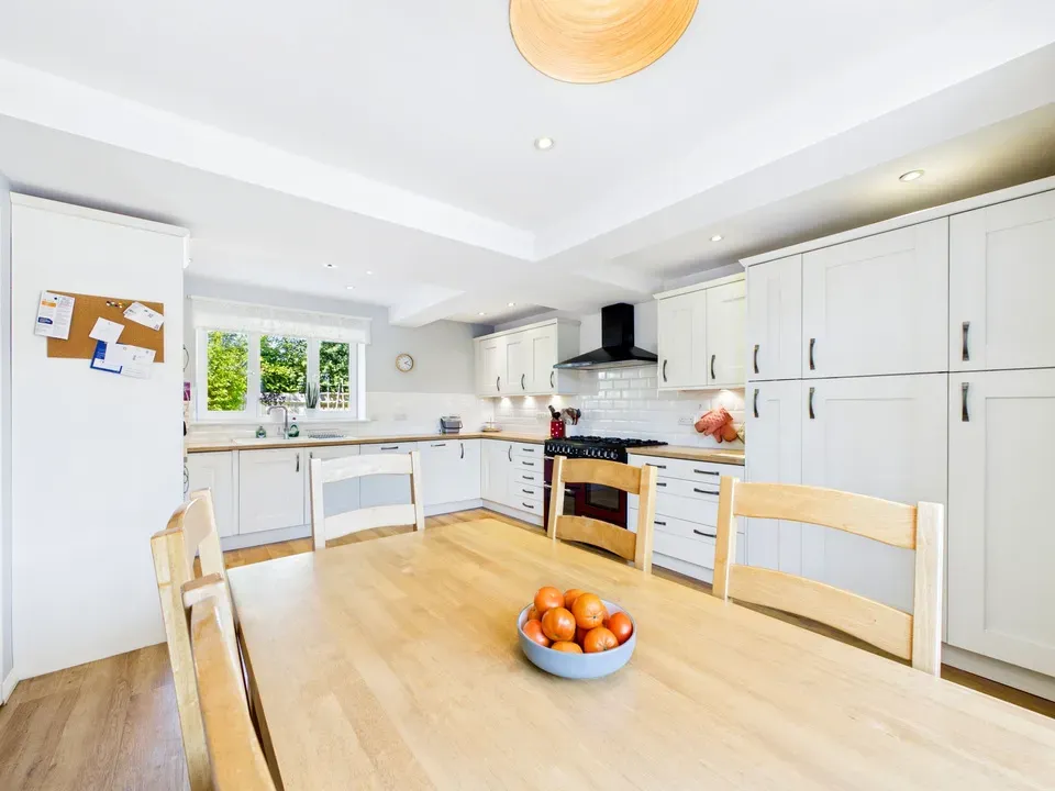 Lambs Farm Road, Horsham, photo 5