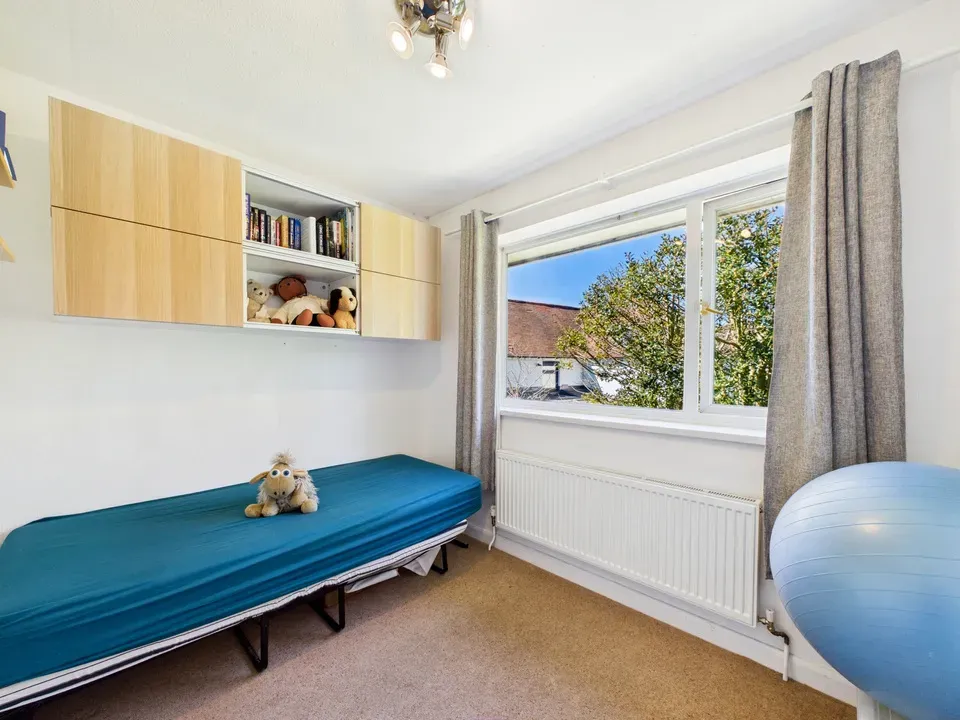 Lambs Farm Road, Horsham, photo 14