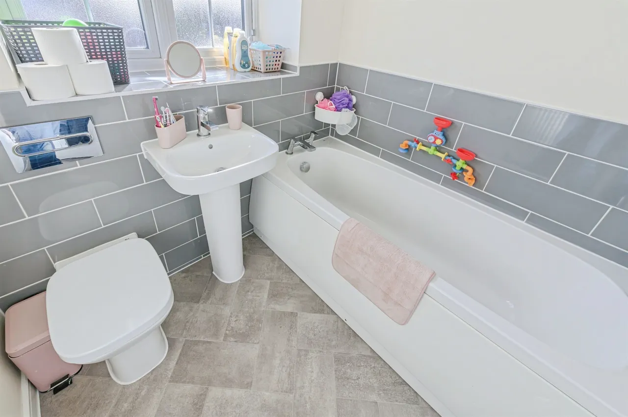 Meadow Way, Tamworth, B79, photo 18